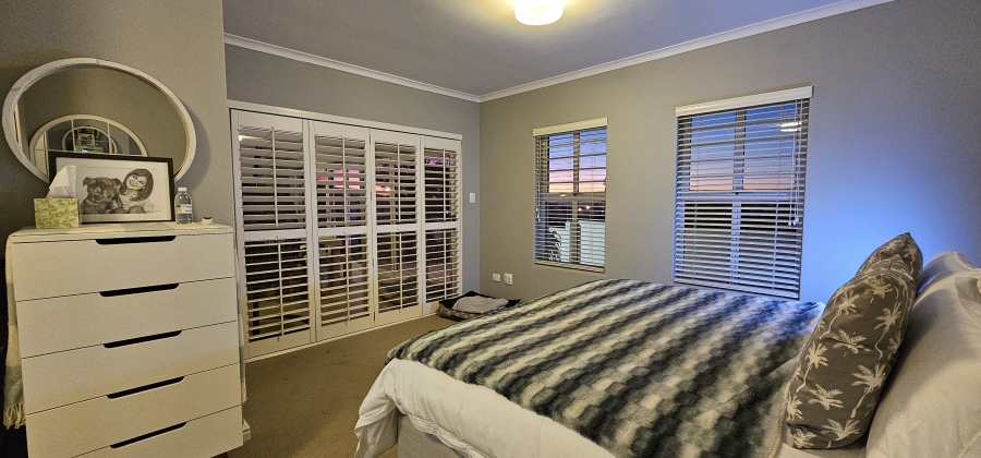 4 Bedroom Property for Sale in Myburgh Park Western Cape